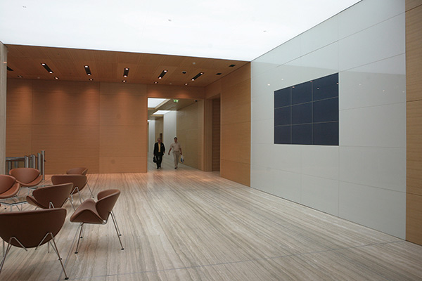Shadbolt_veneered_wall_and_ceiling_panels