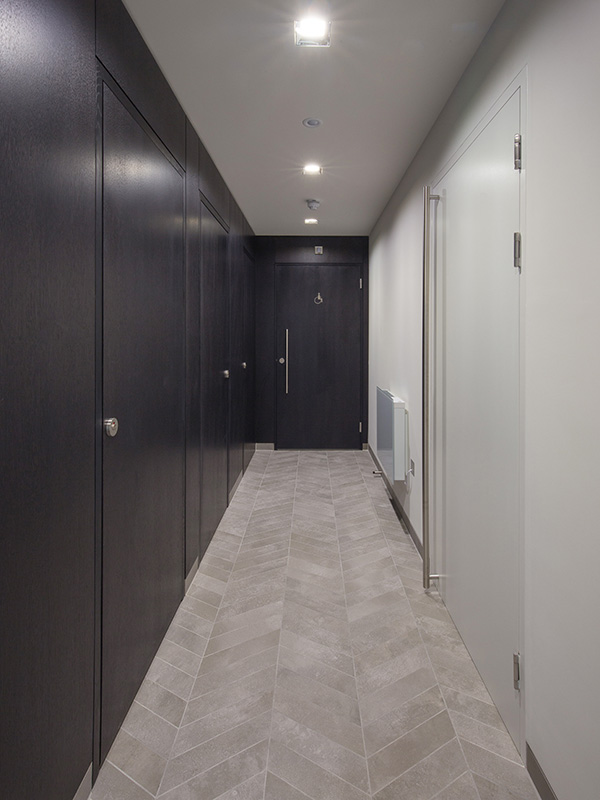 Shadbolt veneered cubicles at 55 Wells Street