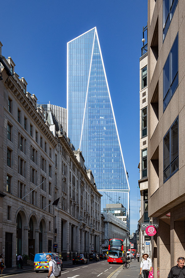 Shadbolt manufactured and supplied doors, panels and veneered cubicles to 52 Lime Street, The Scalpel building.