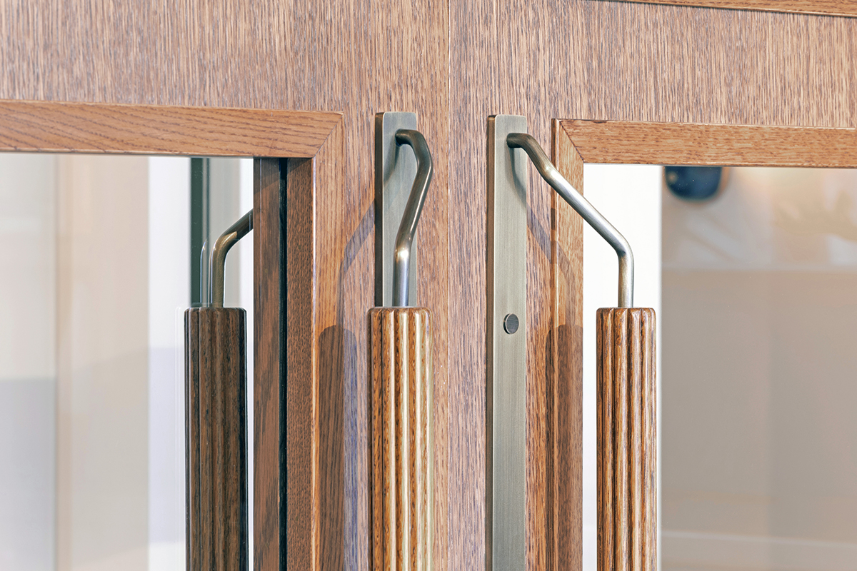 Shadbolt double sliding doors at 1 Warwick